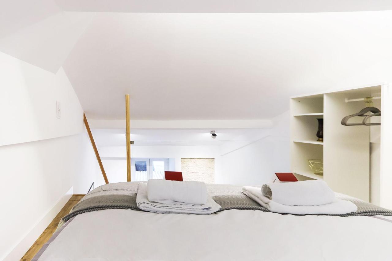 Charming Santos By Homing Apartment Lisbon Bagian luar foto